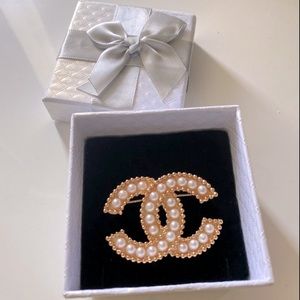 New Pearls Brooch Handmade- 50*37mm